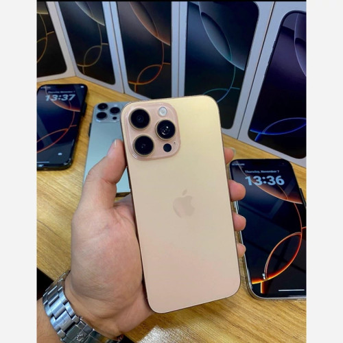 طرح ایفون 16پرو مکس 512گیگ